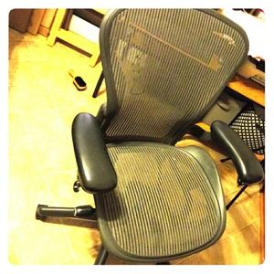 1100 chair.....herman miller